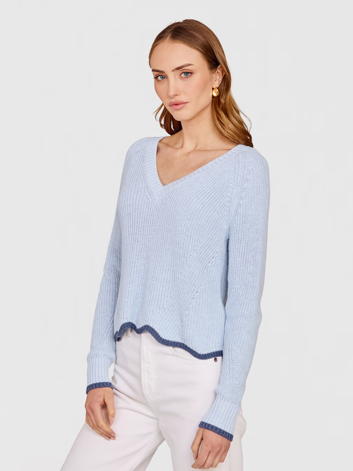 Autumn Cashmere Tipped Scallop Shaker V-Neck In Freeze
