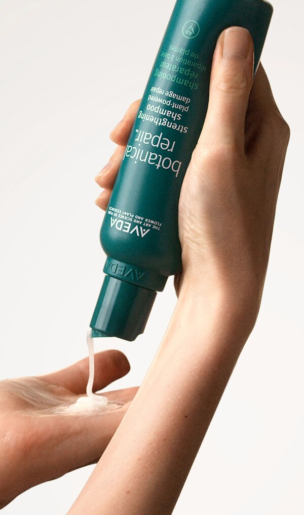 Aveda Botanical Repair™ Strengthening Shampoo