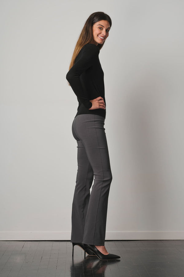 Avenue Montaigne BECCA Signature Grey