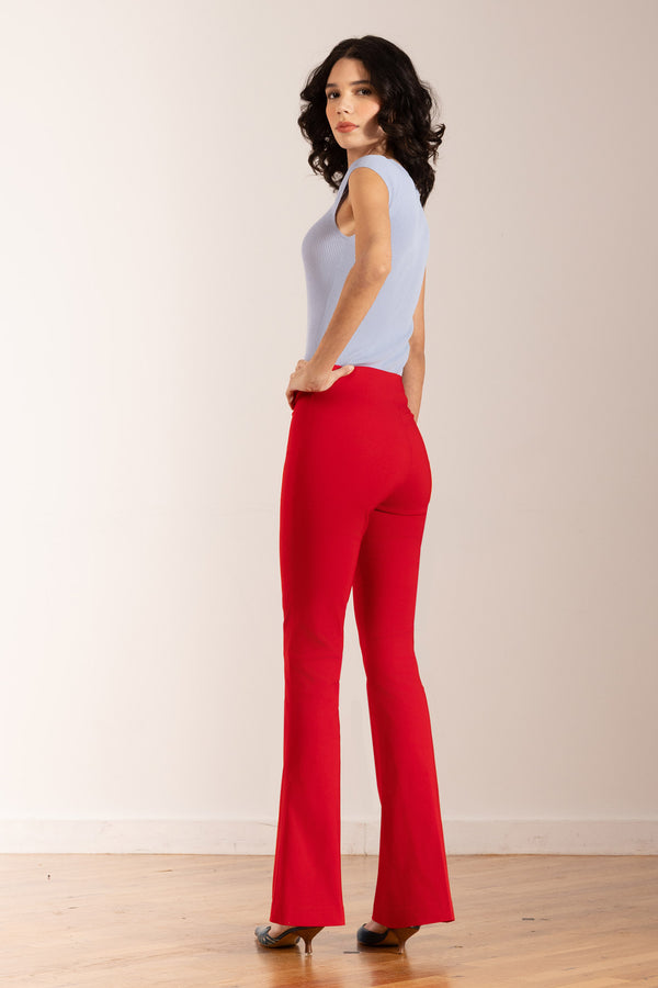 Avenue Montaigne FAME Signature Flash