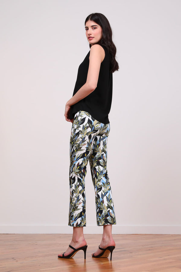 Avenue Montaigne LEO Amazing