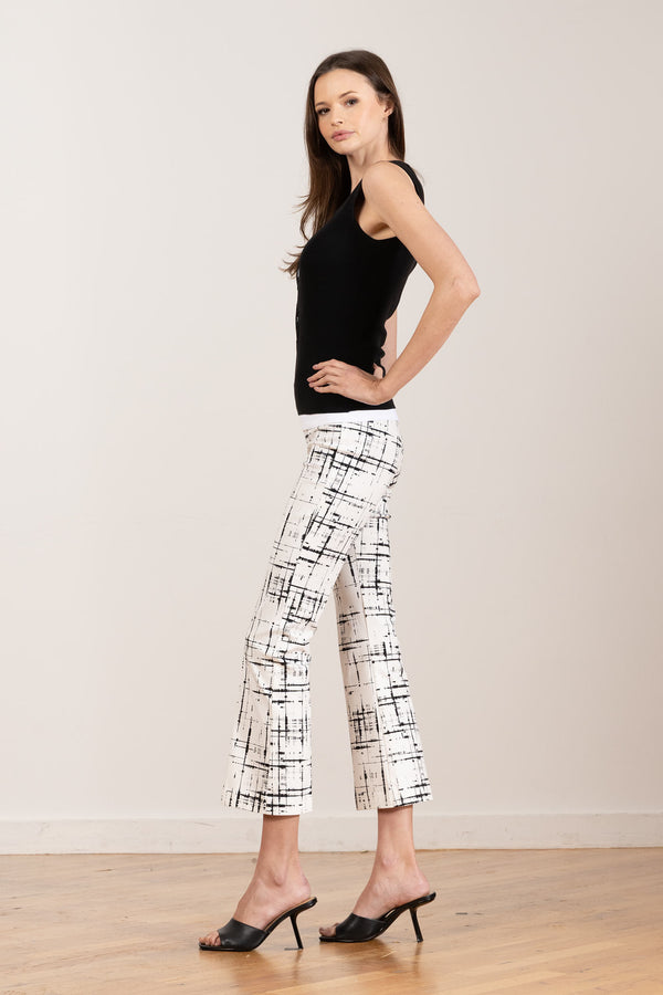 Avenue Montaigne LEO Graffiti White