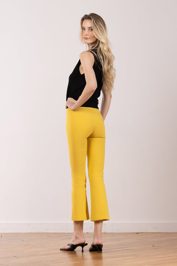 Avenue Montaigne LEO Signature Canary