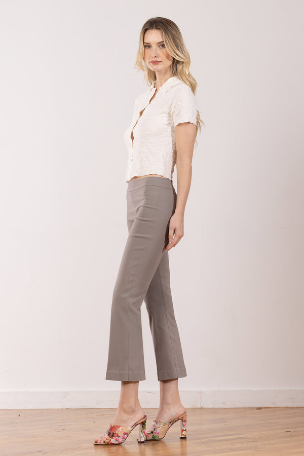 Avenue Montaigne LEO Signature Stone