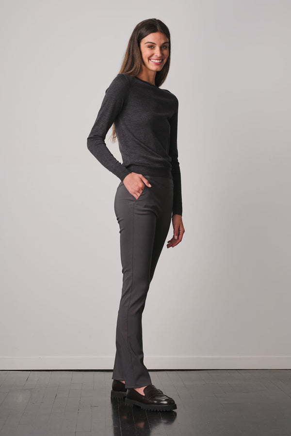 Avenue Montaigne LOUIS Signature Grey