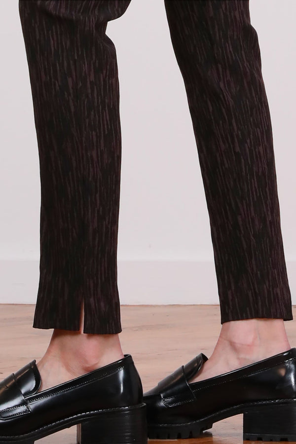 Avenue Montaigne PARS Abstract