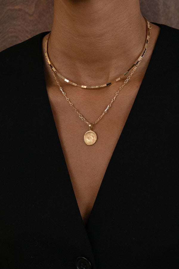 Azlee Paw Print Coin In Yellow Gold