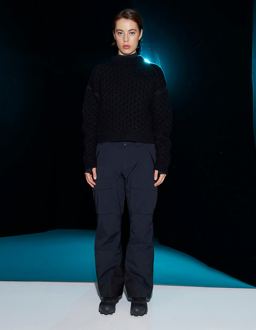 Aztech Mountain Laura Cashmere Crew Essential Space Black