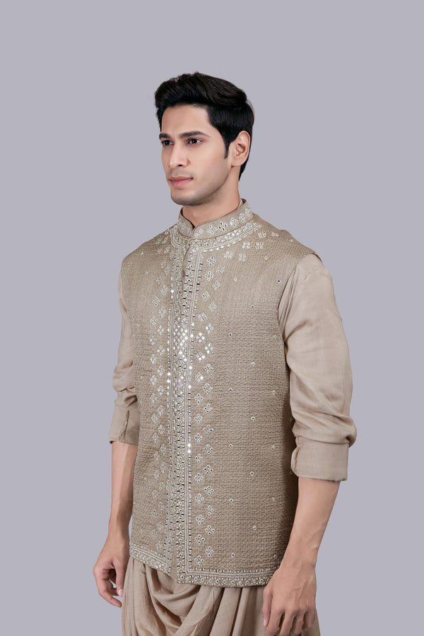 B More CREAM BHAGALPURI SILK THREAD WORK BUNDI SET