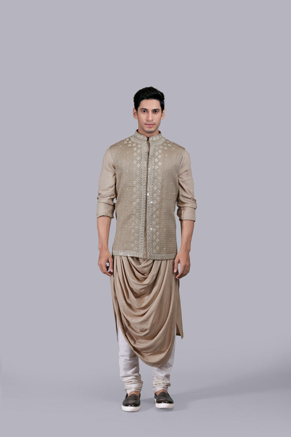 b more CREAM BHAGALPURI SILK THREAD WORK BUNDI SET