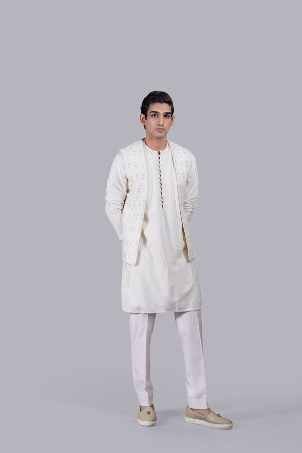 b more CREAM SILK THREAD WORK BUNDI SET