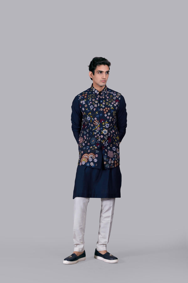 b more NAVY BLUE SILK EMBROIDERY WORK BUNDI SET