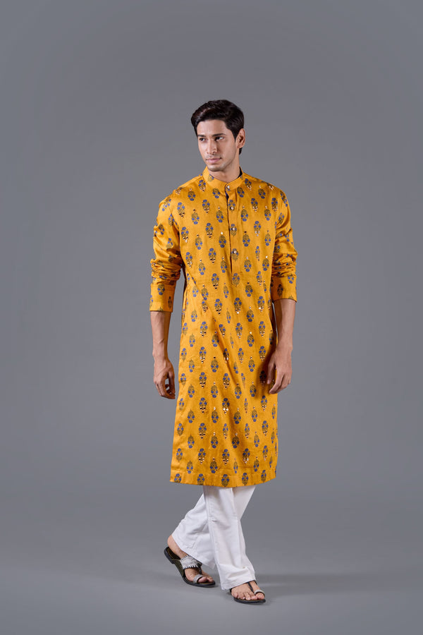 B More Sunehri Afsana Kurta