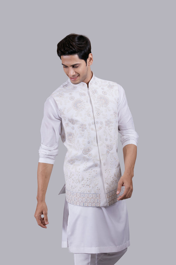 B More WHITE RAYON SILK THREAD WORK BUNDI SET