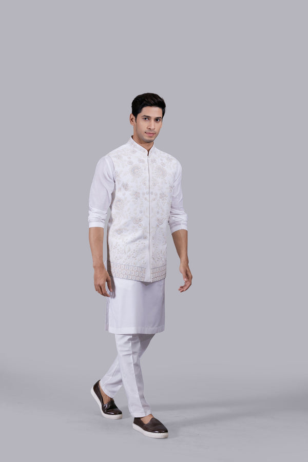 B More WHITE RAYON SILK THREAD WORK BUNDI SET
