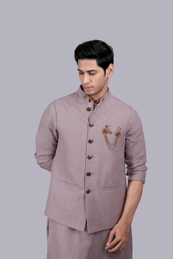 B More DUSTY LAVENDER LINEN WOODEN BROOCH NECK BUTTI BUNDI SET