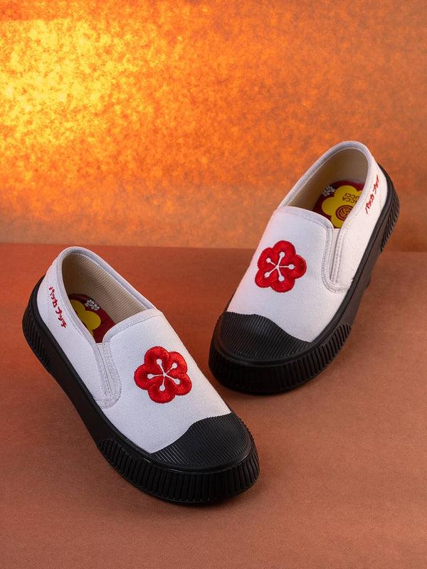 Bacco Bucci Bacca Bucci Kawaii Sakura Slip-On Sneakers WHITE