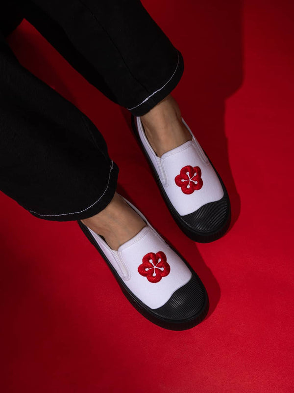 bacco bucci Bacca Bucci Kawaii Sakura Slip-On Sneakers WHITE