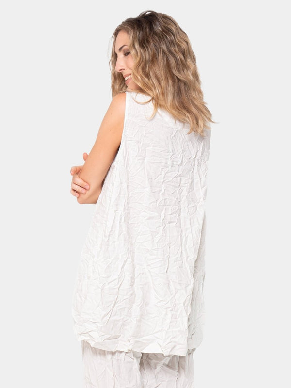 Baci Crinkled Sleeveless Button Up Black