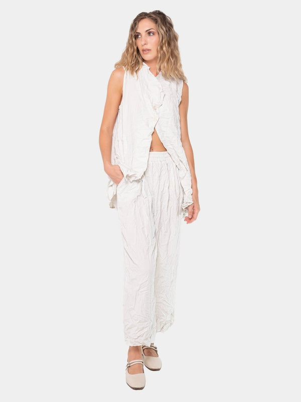 Baci Crinkled Sleeveless Button Up Black