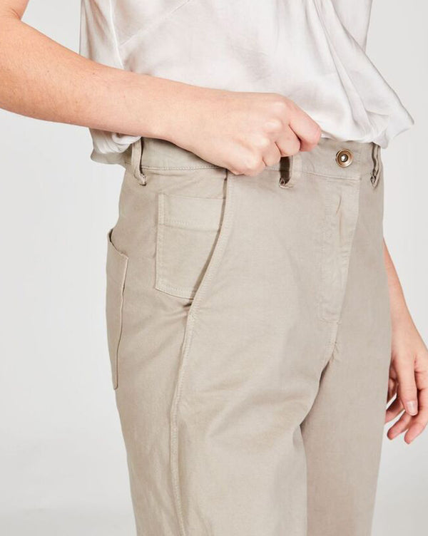 Baci Curved-Seam Chino Pant Beige