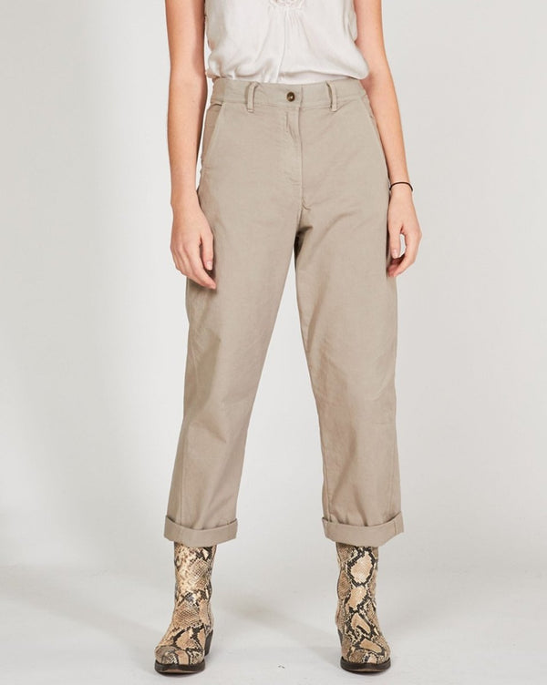 baci Curved-Seam Chino Pant Beige