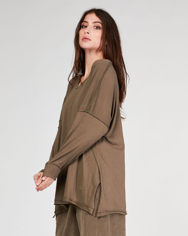 Baci Raw Stitched V-Neck T-Shirt Beige