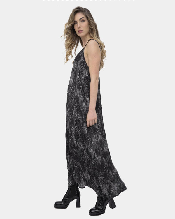 Baci Ruffle Leaf Print Maxi Dress Black / White