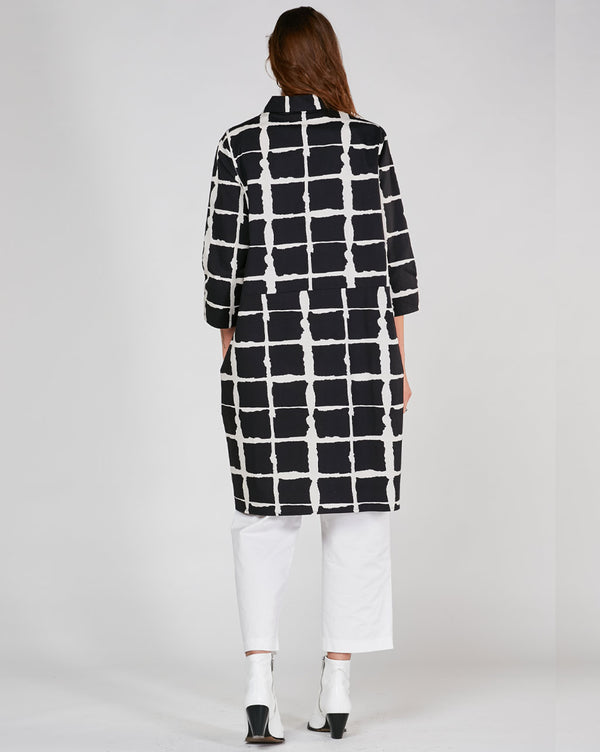 Baci Wave Grid Line Striped Shirtdress Black / White