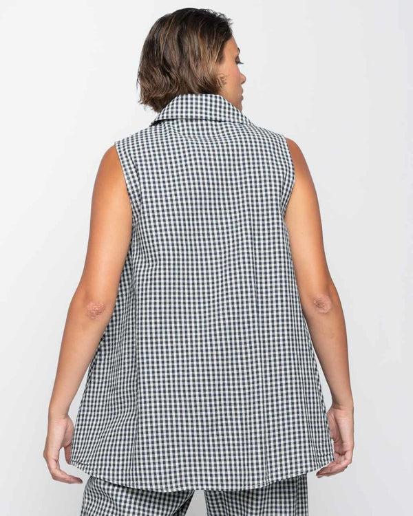 Baci Crinkle Sleeveless Checker Button-Up Shirt Navy/Beige