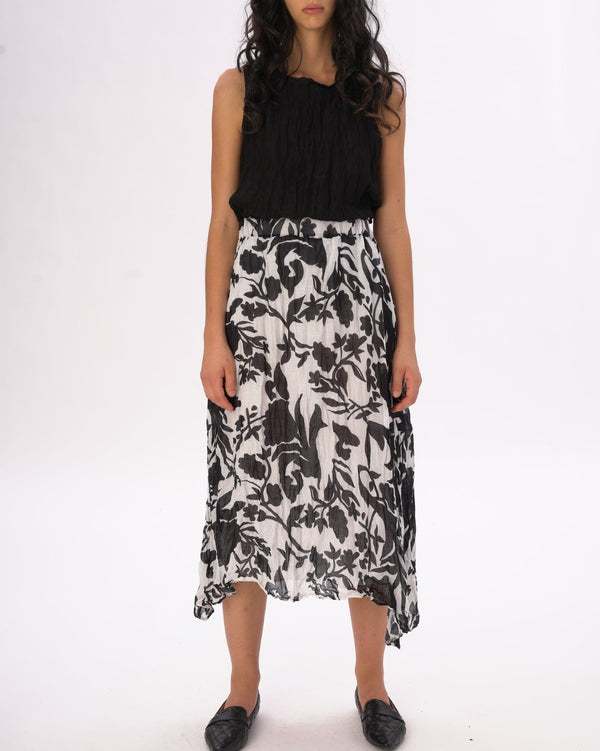 Baci Crinkled Maxi Elastic Waist Floral Skirt Black / White