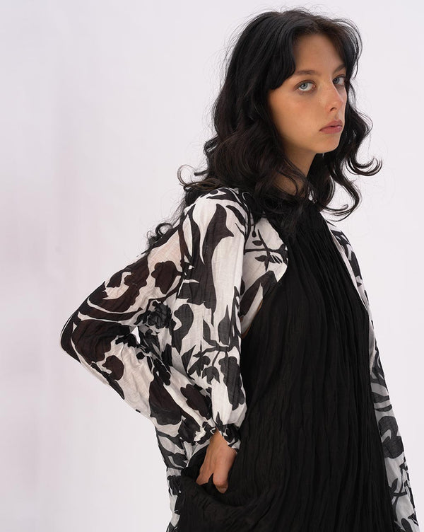 Baci Floral Button Down Crinkled Tunic Shirt Black / White