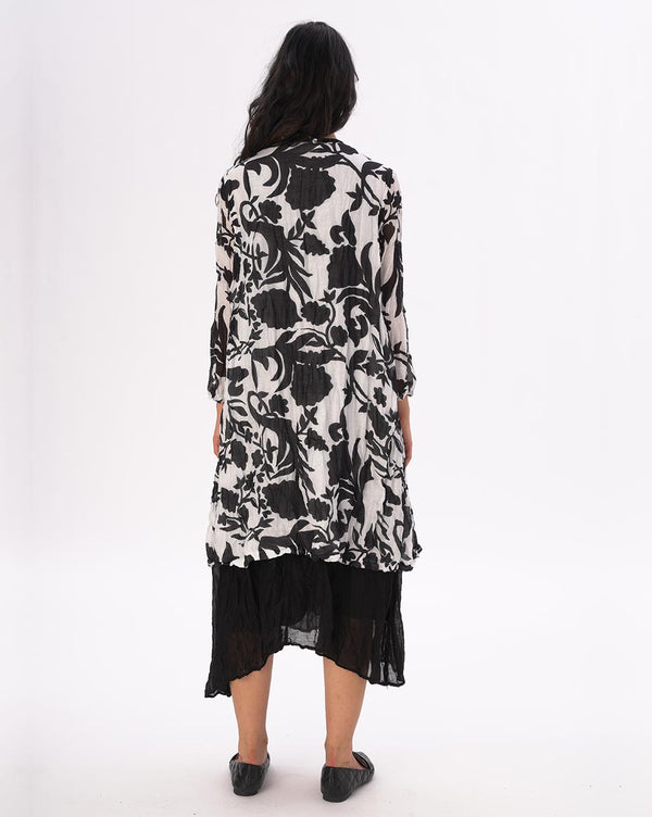 Baci Floral Button Down Crinkled Tunic Shirt Black / White