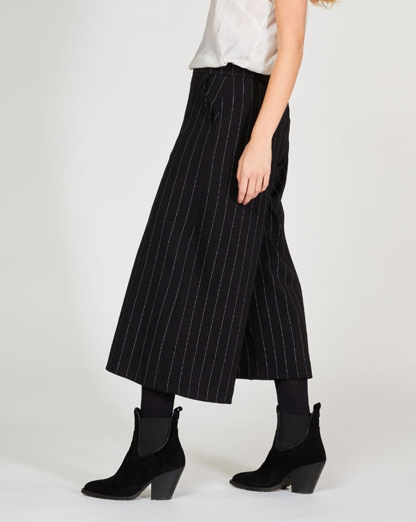 Baci Pinstripe Pleated Wide Leg Trousers Black / White
