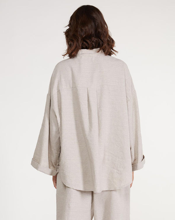 Baci Upcycled Linen Pleat Back Hi-Lo Button-Up Shirt Beige
