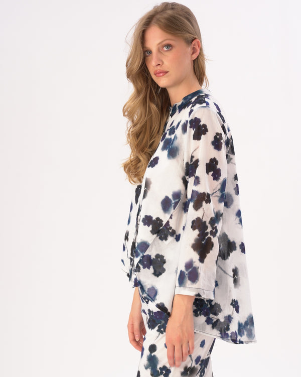 Baci Watercolor Small Floral Band Collar Buttoned Blouse Blue / White