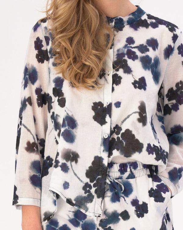 Baci Watercolor Small Floral Band Collar Buttoned Blouse Blue / White