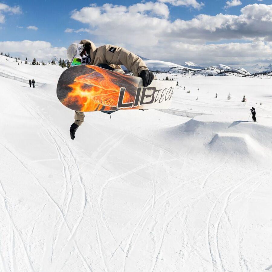 Backcountry Lib Technologies Dynamo Snowboard - 2025 One Color
