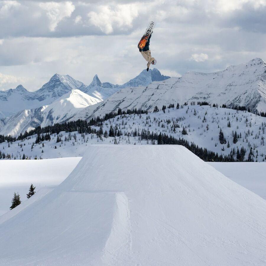 Backcountry Lib Technologies Dynamo Snowboard - 2025 One Color
