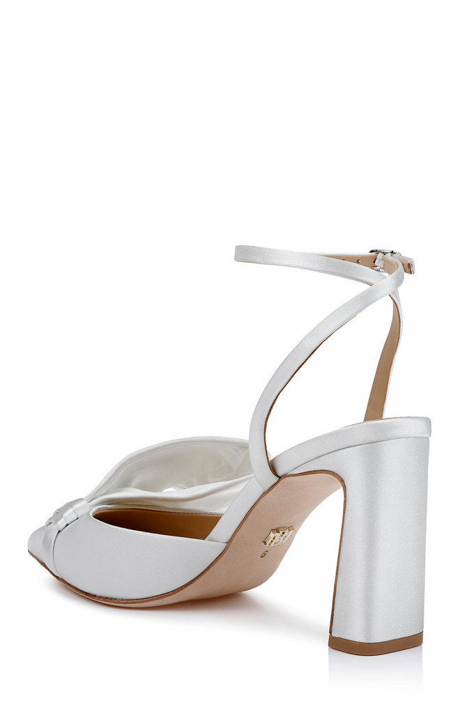 Badgley Mischka Alease Pointed Toe Block Heels