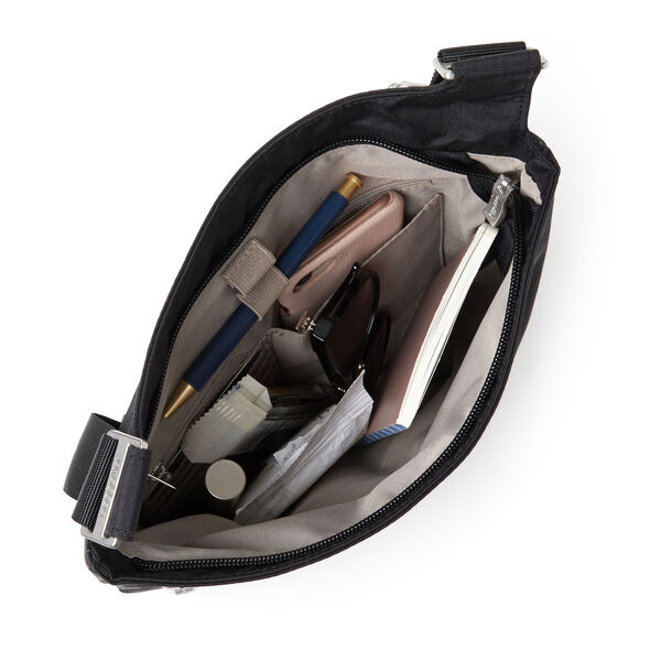 Baggallini Big Zipper Bagg With RFID