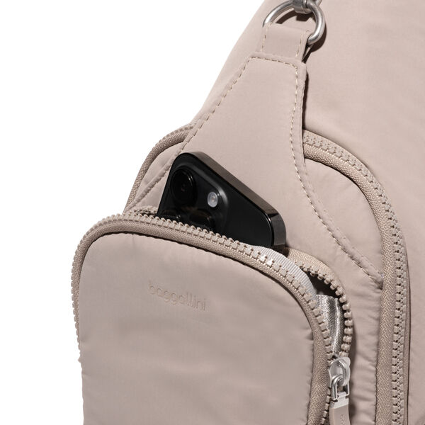 Baggallini Central Park Sling