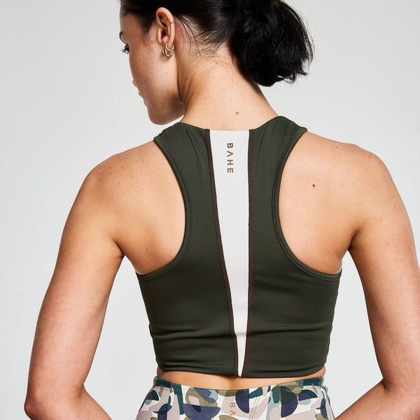Bahé Yoga ATTUNE RACER BACK SHORT TOP KHAKI/COCONUT
