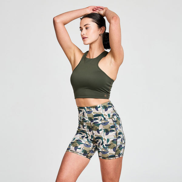Bahé Yoga ATTUNE RACER BACK SHORT TOP KHAKI/COCONUT