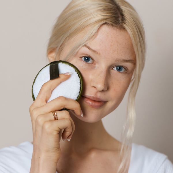 Balance Me JoJo Glow Cleansing Pads In Green