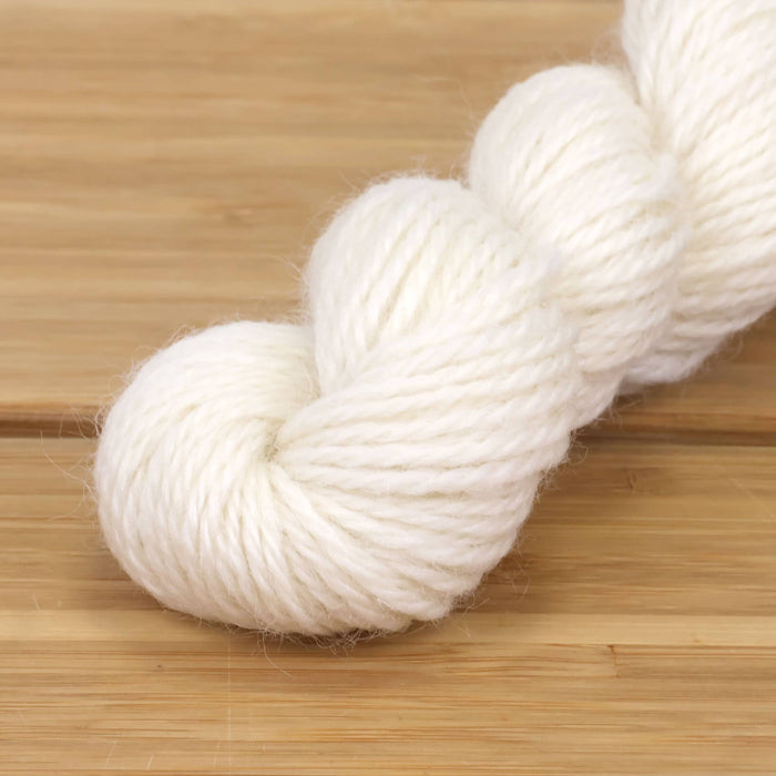 Bamboomn Undyed Superwash Wool Light Worsted Yarn