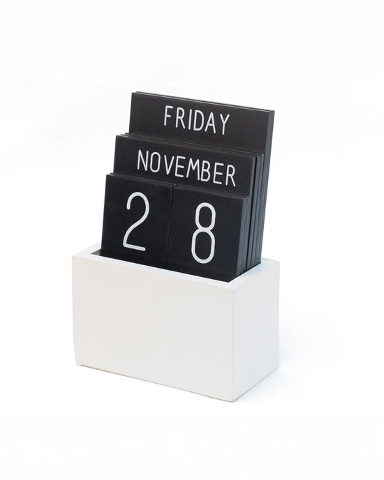 ban do Black Wooden Perpetual Calendar