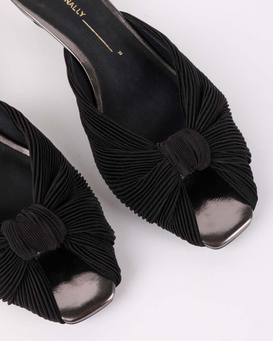 Ban Do Curfew Kitten Heel - Black