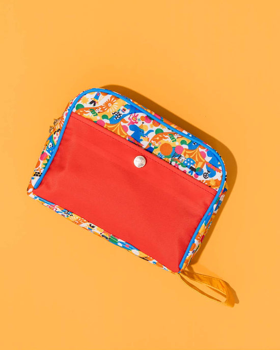 ban do Getaway Toiletry Bag - Fairgrounds