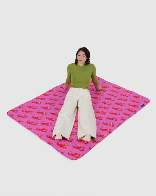 Ban Do Puffy Picnic Blanket - Pink Lobster